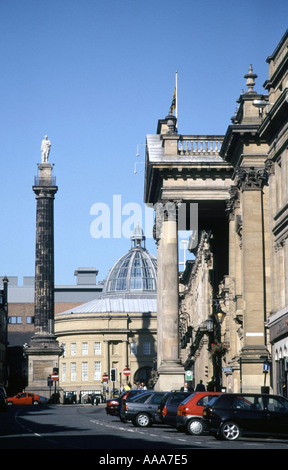 Newcastle Sur Tyne gris monument commémore la loi sur la réforme comprend une partie du Théâtre Royal et de la rue grise Banque D'Images