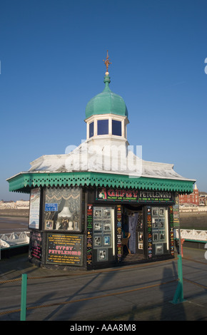 Gypsy Petulengro voyance kiosque sur le pont de la jetée nord de Blackpool, Lancashire, UK,GB, Banque D'Images