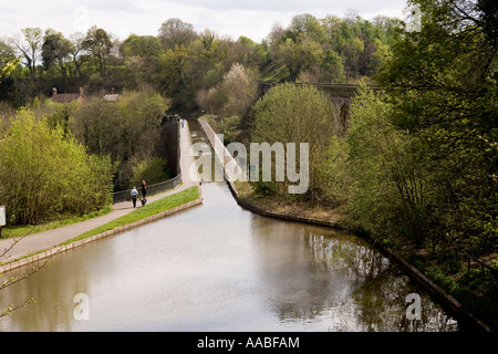 UK Wales Clwyd Chirk Thomas Telford Lllangolen aqueduc Canal et pont ferroviaire sur Afon 12 Banque D'Images