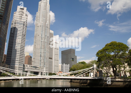 L'ASIE DE SINGAPOUR À Singapour mai le long de la rivière depuis la berge à Boat Quay Banque D'Images