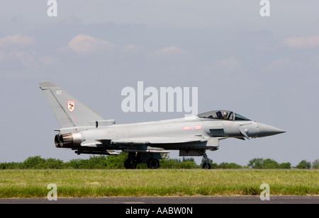 ZJ911 'Royal Air Force' Eurofighter Typhoon 2000 EF [F2] avions de chasse à réaction sur l'affichage à l'Airshow de Biggin Hill Banque D'Images