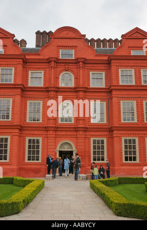 L'avant et à l'entrée principale de Kew Palace home à Mad King George Kew Gardens Londres Banque D'Images