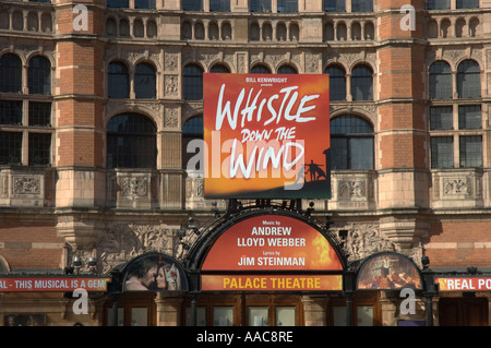 Le Palace Theatre à Cambridge Circus sur Shaftesbury Avenue London UK Banque D'Images