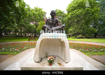 Statue de Mahatma Ghandi à Tavistock Square Londres Banque D'Images