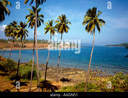 L'Inde au sud de l'Île Andaman côte près de Port Blair avec Sinclairs Bay View Hotel sur pointe Banque D'Images