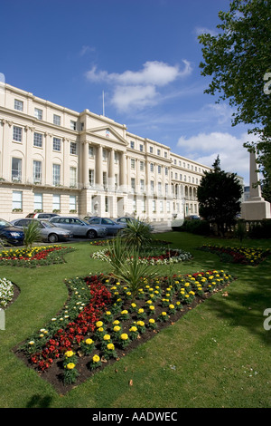 Cheltenham Borough Bureaux municipaux du 19ème siècle entièrement restauré en terrasse conçu par George Underwood Banque D'Images