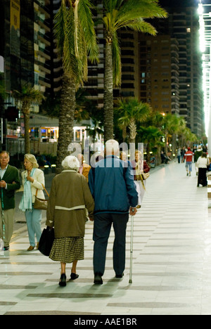 Promenade, Benidorm, Costa Blanca, Espagne Banque D'Images