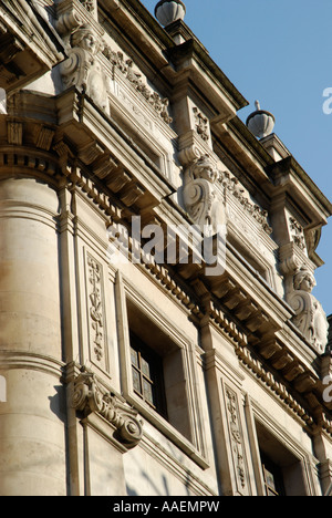 Close up de détails architecturaux sur l'extérieur de l'Wyndham's Theatre à Londres Charing Cross Road Banque D'Images
