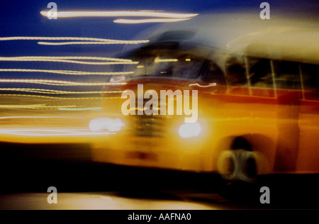 Un britannique des années 60, construit sur un service régulier de bus de La Valette, Malte. Banque D'Images