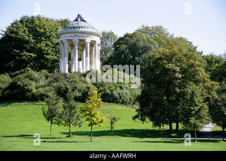 Au jardin anglais, Monopteros Munich, Bavière, Allemagne Banque D'Images