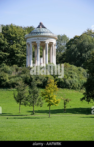 Au jardin anglais, Monopteros Munich, Bavière, Allemagne Banque D'Images