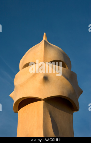 La pedrera cheminée. Barcelone. L'Espagne. Banque D'Images