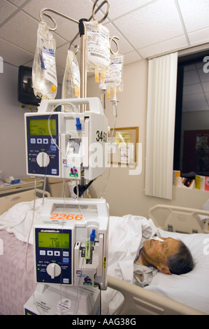 89 ans, homme, et récupère à partir de apendectomy à Tuality Community Hospital Hillsboro Texas Banque D'Images