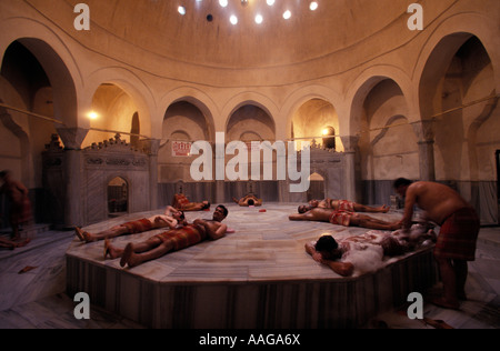 Men enjoying Hammam Hammam Istanbul Istanbul Turquie Banque D'Images