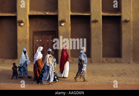 Scène de rue - Bandiagara, MALI Banque D'Images