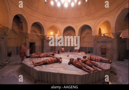 Men enjoying Hammam Hammam Istanbul Istanbul Turquie Banque D'Images