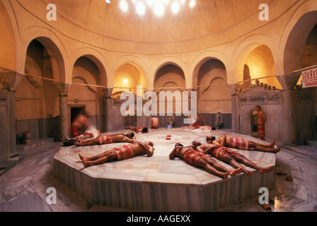 Men enjoying Hammam Hammam Istanbul Istanbul Turquie Banque D'Images