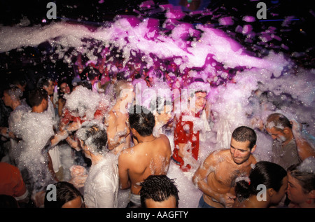 Foamparty Discothèque Kadoc Albufeira Vilamoura Algarve Portugal Banque D'Images