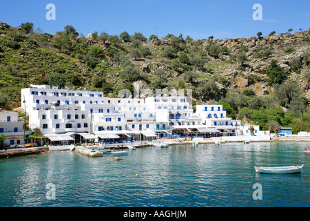 La petite ville côtière Loutro dans la province d'Hania a la côte sud de l'île grecque de Crète Banque D'Images