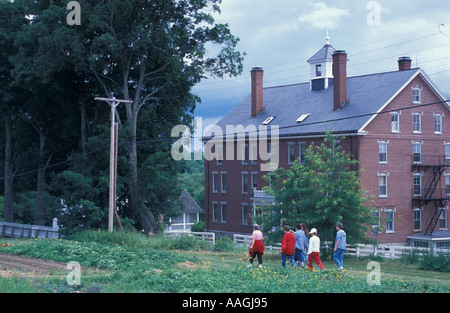 Moi Gloucester une classe de jardinage au Lycée Saint-Louis Lake Shaker Village Banque D'Images