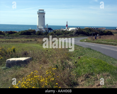 Portland Bill Bird Observatory et le centre du champ situé dans le vieux phare, Portland Bill, Dorset, Angleterre, Royaume-Uni, Banque D'Images