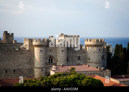 Entrée principale du palais du Grand Maître construit au cours de la 14e siècle, la ville de Rhodes, Rhodes, Grèce Banque D'Images