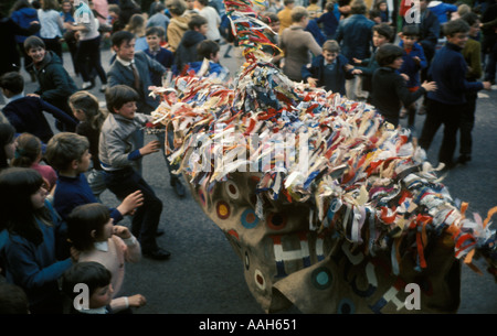 Minehead 'Hobby Horse' Angleterre Somerset a lieu le 1er mai 'Sailors Horse' HOMER SYKES Banque D'Images