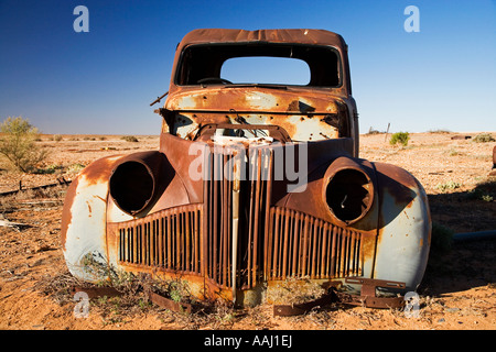 Camion abandonné près de Farina Ghost Town Marree Lyndhurst Road Outback Australie Australie du Sud Banque D'Images