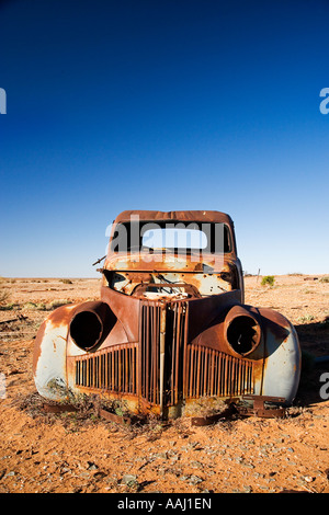 Camion abandonné près de Farina Ghost Town Marree Lyndhurst Road Outback Australie Australie du Sud Banque D'Images