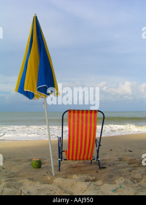La vie à la plage Praia do Madeiro Rua dos par la plage de Pipa Bay au sud de Natal Brésil aussi appelée Dolphin s Banque D'Images