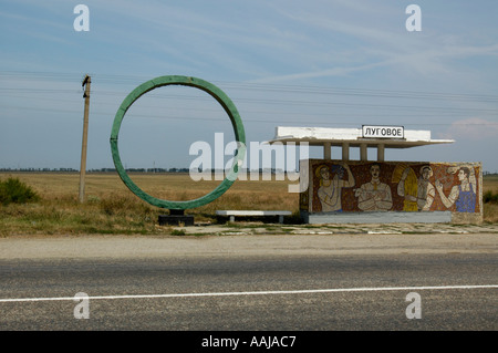 La Crimée, Lugove, station de bus, l'anneau de béton vert Banque D'Images