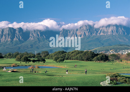 Strand Golf avec la distance dans les montagnes Hottentots Holland Western Cape Afrique du Sud Banque D'Images