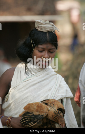 À Tribeswoman le marché à Bissamcuttack, Chatikona, Orissa, Inde Banque D'Images