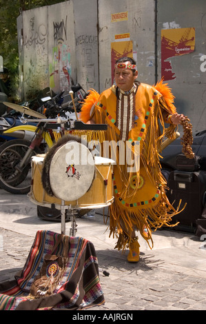 Native American Inca dans la rue d'Athènes Banque D'Images