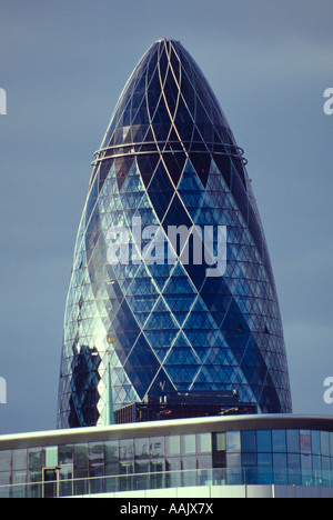 Gherkin 30 St Mary Axe de la ville de London England uk go Banque D'Images