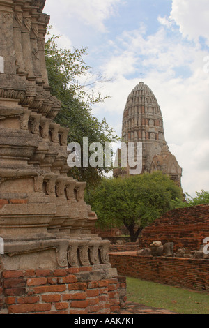 Stupas à Wat Ratchaburana Banque D'Images