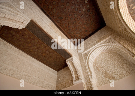 Détail architectural à l'intérieur de la Alhambra Grenade Espagne Banque D'Images