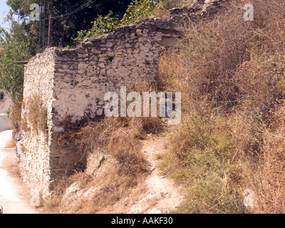 Les murs en pierre d'une vieille ruine Sedella, Andalousie, Espagne, Europe, Banque D'Images