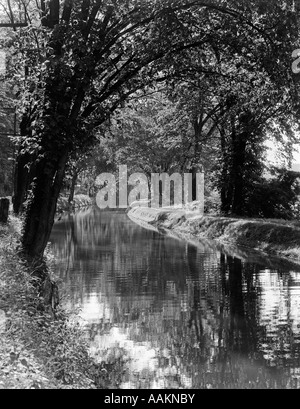 Années 1920 Années 1930 DANS LA SECTION DE L'EAU CANAL DELAWARE abandonnés en raison de ses rives qui bordent Banque D'Images