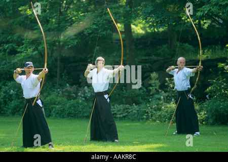 Le Japon japonais kyudo tir à l'ARC Banque D'Images