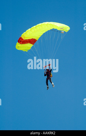 Un carré d'atterrissage cavalier parachutiste air ram parachute Banque D'Images