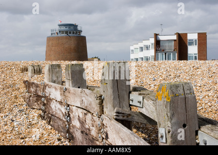 La tour Martello construites sur la côte du Sussex de l'est comme une défense contre l'invasion par Napoléon et l'armée française Banque D'Images