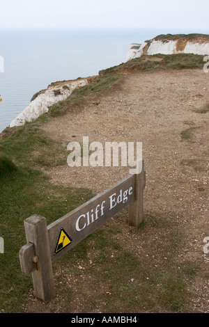 Avertissement signe de falaise à Beachy Head près de Eastbourne East Sussex Banque D'Images