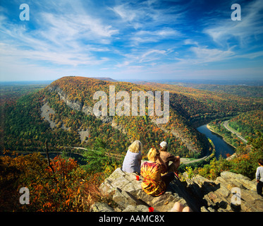 La Pennsylvanie SUR LES GENS DONNENT SUR DE Delaware Water Gap National Recreation Area à l'AUTOMNE Banque D'Images