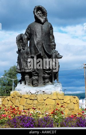 STATUE DE L'ALASKA FAIRBANKS L'INCONNU PREMIÈRE FAMILLE GOLDEN HEART PLAZA Banque D'Images