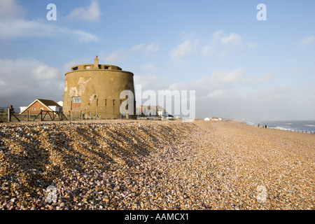 La tour Martello construites sur la côte du Sussex de l'est comme une défense contre l'invasion par Napoléon et l'armée française Banque D'Images