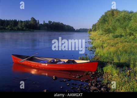 WILLAMETTE RIVER CANOE GREENWAY POLK Comté Banque D'Images