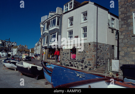 Fishmens cottages sur le port de St Ives, Cornwall, UK Banque D'Images