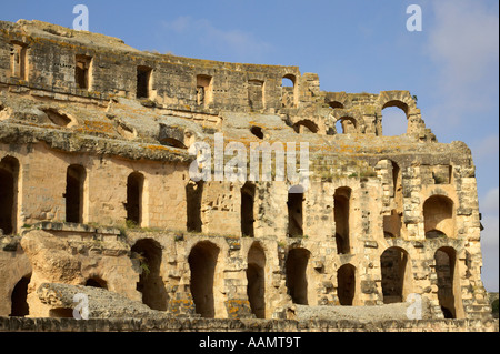 Vestiges de paliers supérieurs de l'arène jusqu'à la parole de l'ancien colisée romain d'El Jem tunisie Banque D'Images
