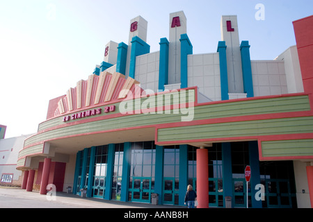 De l'extérieur d'un Regal Cinemas cinéma 20. Brooklyn Center Minnesota USA Banque D'Images